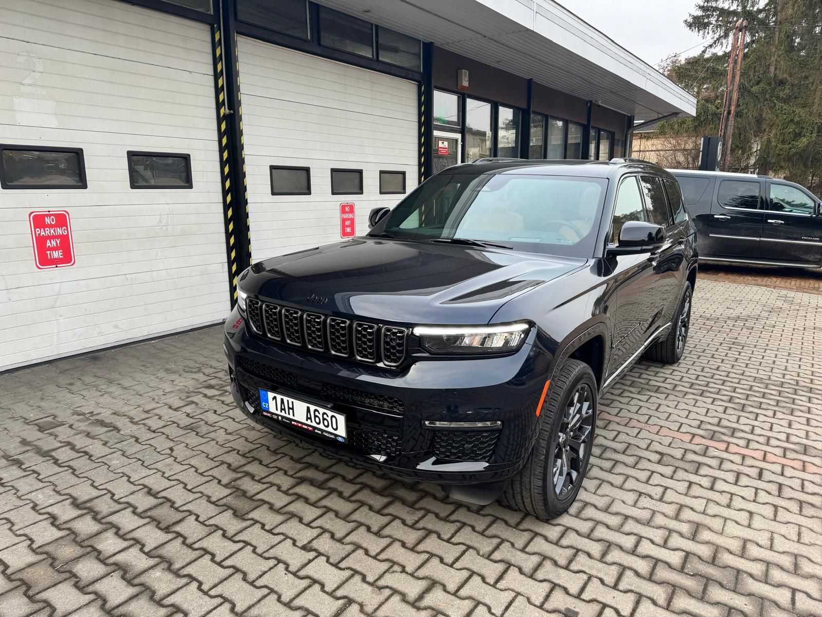 Jeep Grand Cherokee L sumit reserve